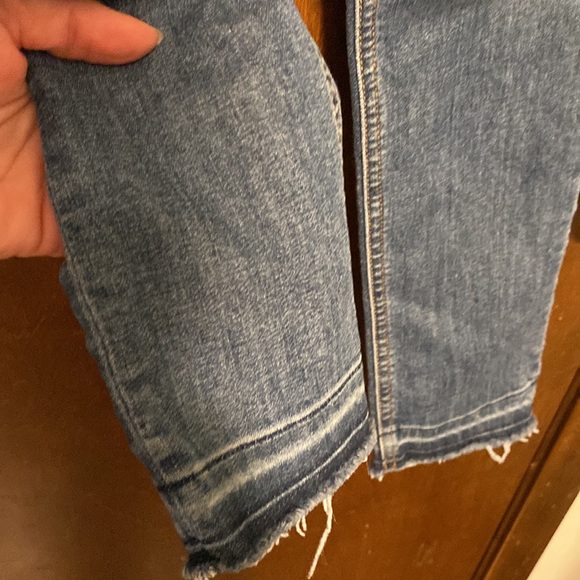 RAG & BONE ankle skinny denim jeans. FLAWS - puckers in fabric on front and leg. - Picture 13 of 13